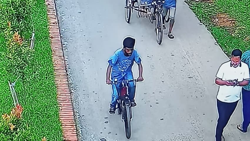 বিশ্ববিদ্যালয় প্রশাসনের উদাসীনতায় জাবিতে সাইকেল চুরির প্রবণতা বাড়ছে"