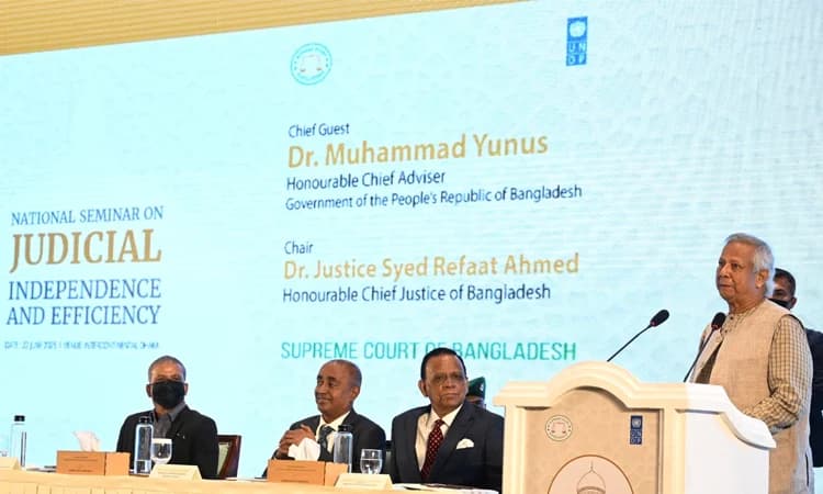 জুলাই শহীদদের ঋণ পরিশোধের একমাত্র উপায় মানবতাবিরোধী অপরাধের বিচার নিশ্চিত করা : প্রধান উপদেষ্টা