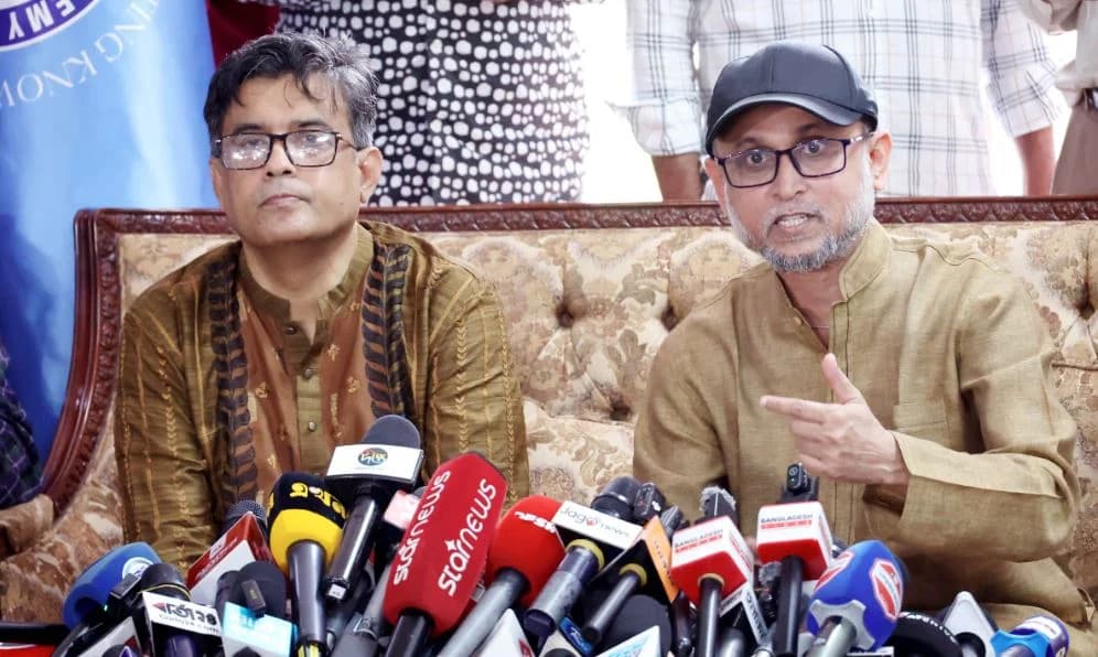 জুলাই গণ-অভ্যুত্থানকে স্মরণ করতে আগামী ১ জুলাই থেকে বিশেষ কর্মসূচি পালনের উদ্যোগ নেওয়া হয়েছে বলে জানিয়েছেন সংস্কৃতি উপদেষ্টা মোস্তফা সরয়ার ফারুকী। তিনি বলেন, জুলাইয়ের ১ তারিখ থেকে কর্মসূচি শুরু হবে। কিন্তু মূল ইভেন্ট শুরু হবে জুলাইয়ের ১৪ তারিখ থেকে। এটি চলবে ৫ আগস্ট পর্যন্ত।
