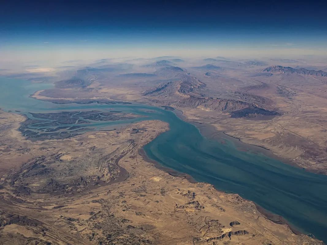 নৌ অবরোধ করছে যুক্তরাষ্ট্র, ফেরত পাঠাল ১৯ জাহাজ